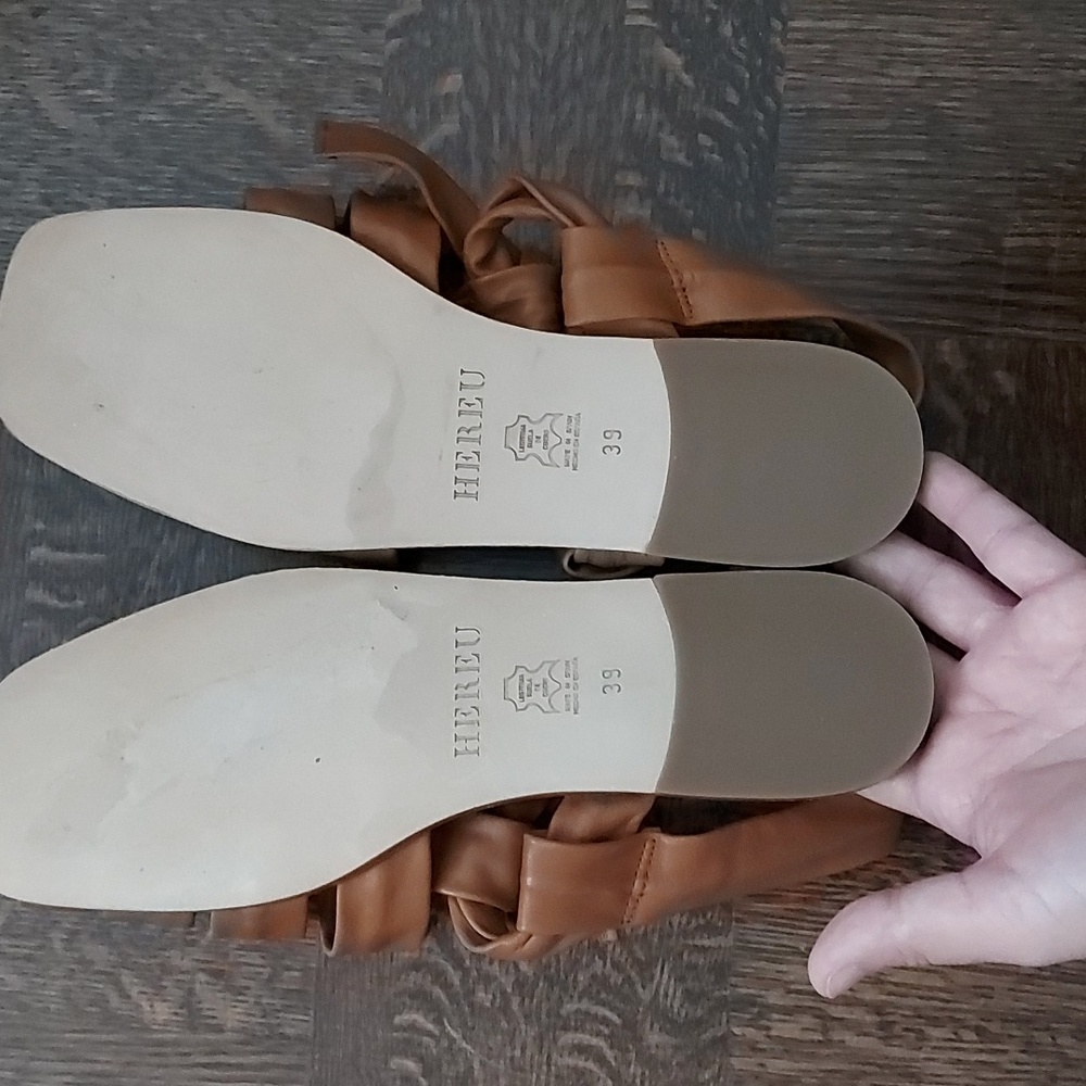 BNIB NWT Hereu Bena sandals in tan - Picture 5 of 9